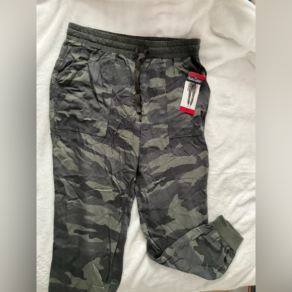 Splendid Pants - Splendid Women’s Camo jogger size medium